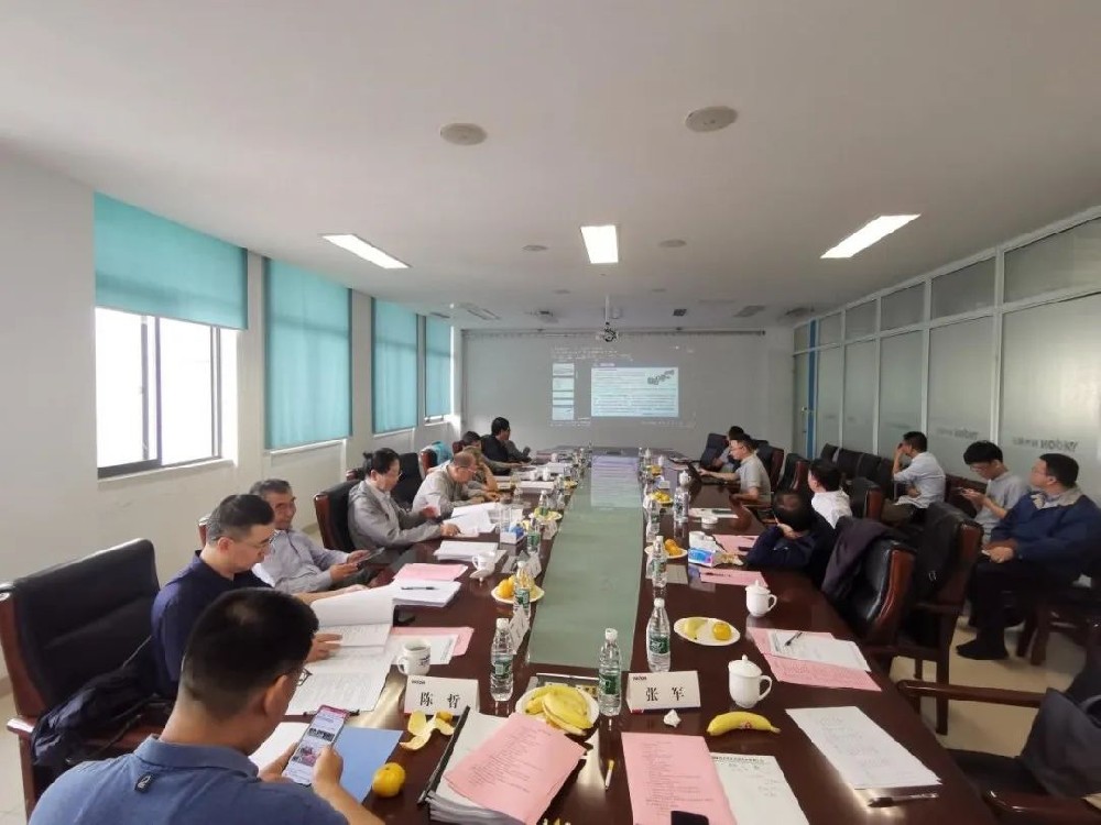 揚(yáng)鍛公司2022年市級關(guān)鍵核心技術(shù)攻關(guān)趕超項目順利通過驗收，項目“YSH系列單動力雙邊驅(qū)動四連桿精密智能數(shù)控高速壓力機(jī)