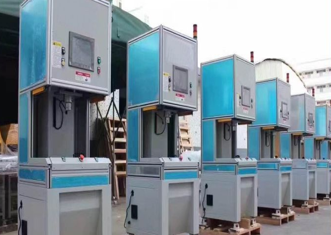 小型伺服壓裝機(jī)：結(jié)構(gòu)剛性強(qiáng)，高精度數(shù)控技術(shù)的典范